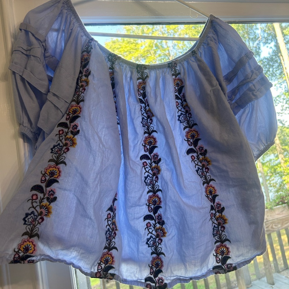 American Eagle top, blue color with floral embroidery, size L but fits M